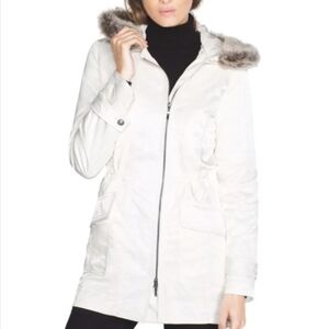 WHITE HOUSE BLACK MARKET FAUX FUR TRIM IVORY LIGHTWEIGHT PARKA Small